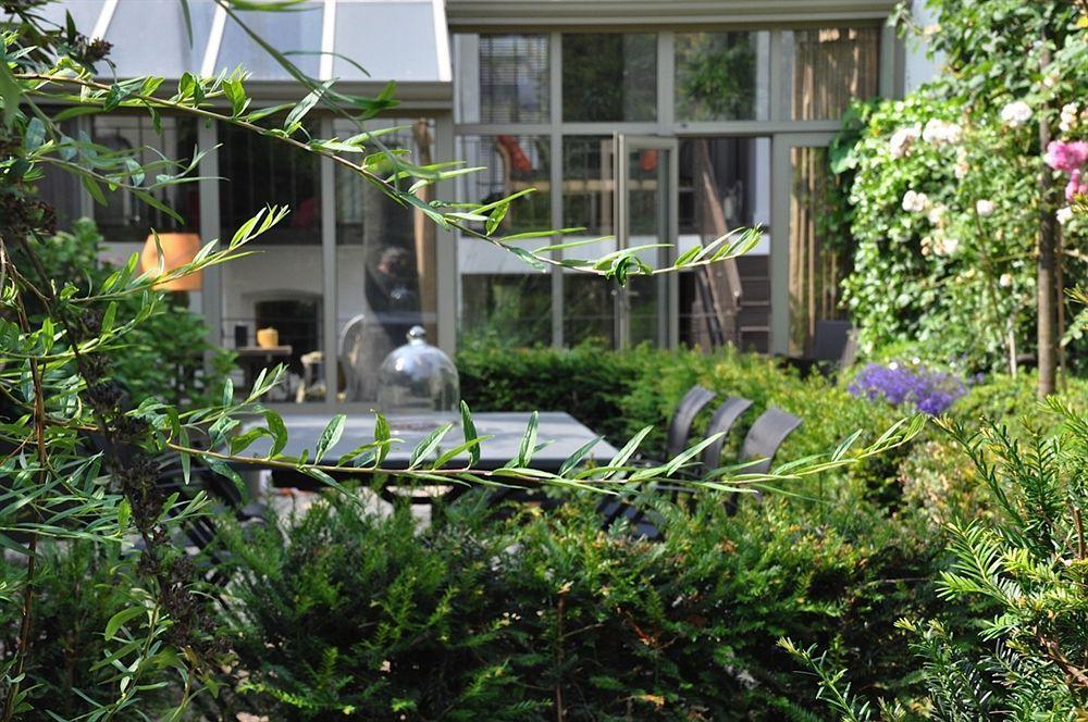B&B Un Jardin En Ville Saint-Gilles Exterior photo