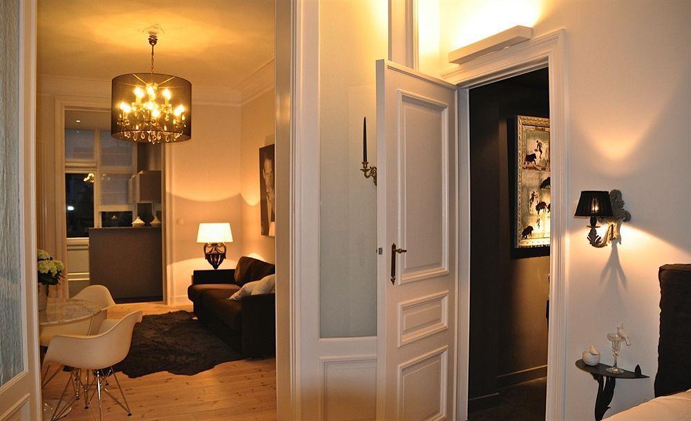B&B Un Jardin En Ville Saint-Gilles Exterior photo
