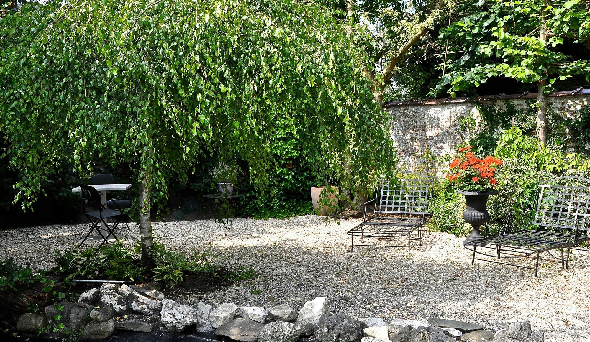 B&B Un Jardin En Ville Saint-Gilles Exterior photo